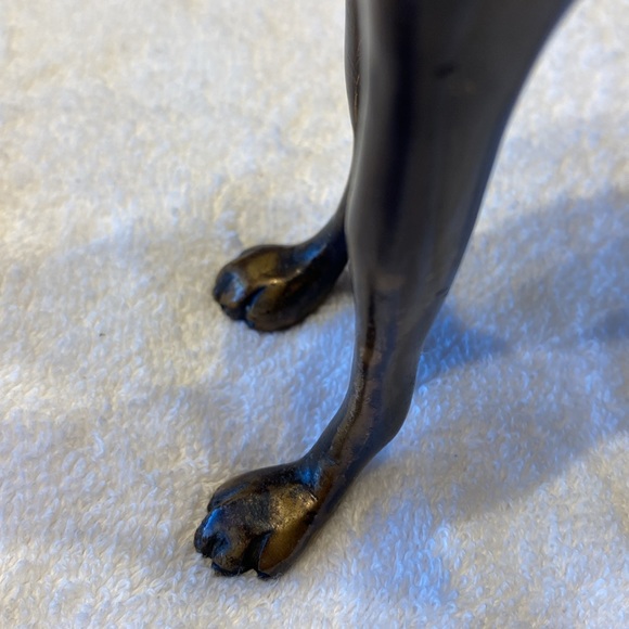Vintage bronze Italian greyhound/whippet. Some minor scratches.heavy. 2.6 pounds - Picture 9 of 12